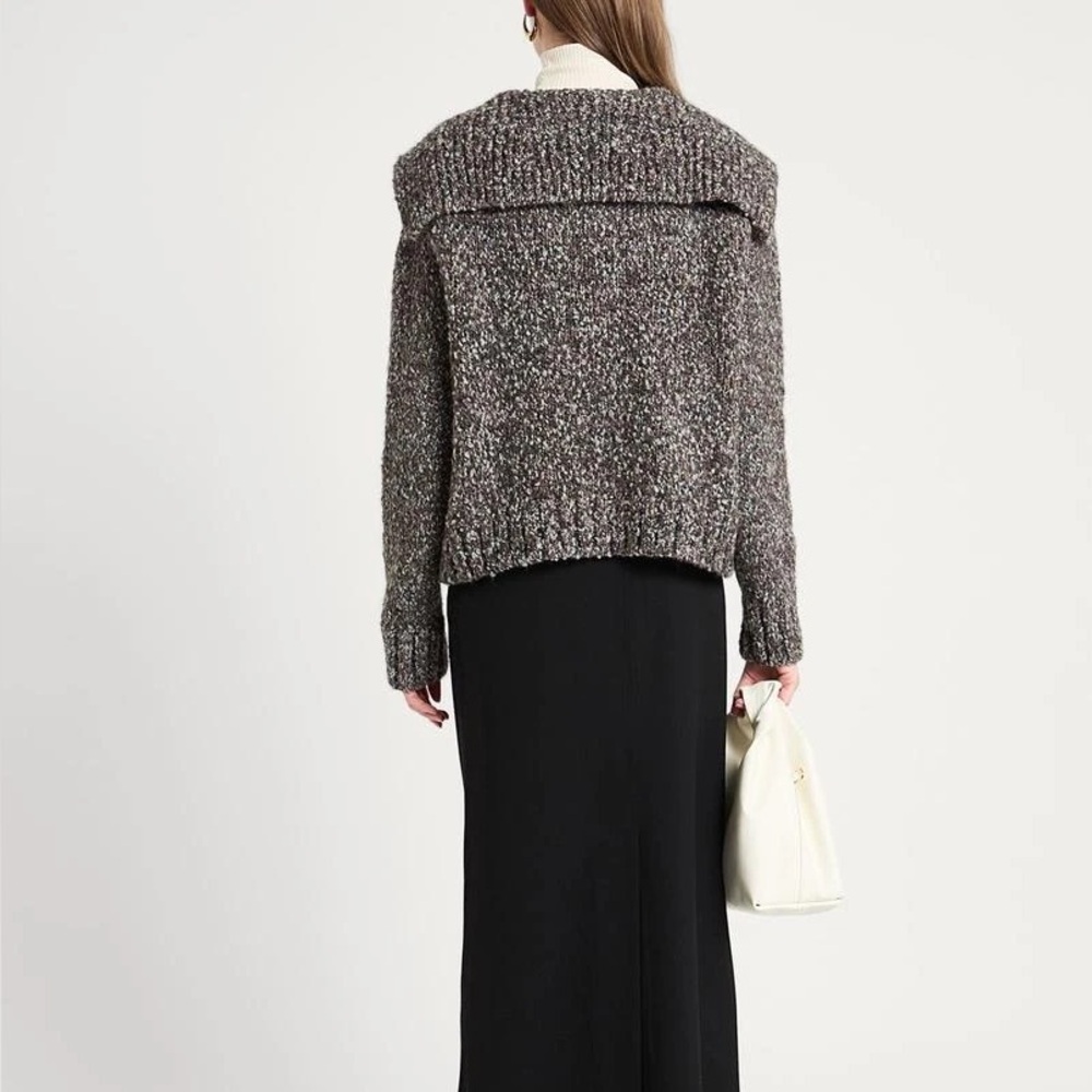 Bottega Veneta Knit with Knot Buttons - Picture 5 of 13
